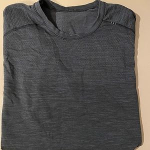 Men's Lulu Lemon t-shirt
